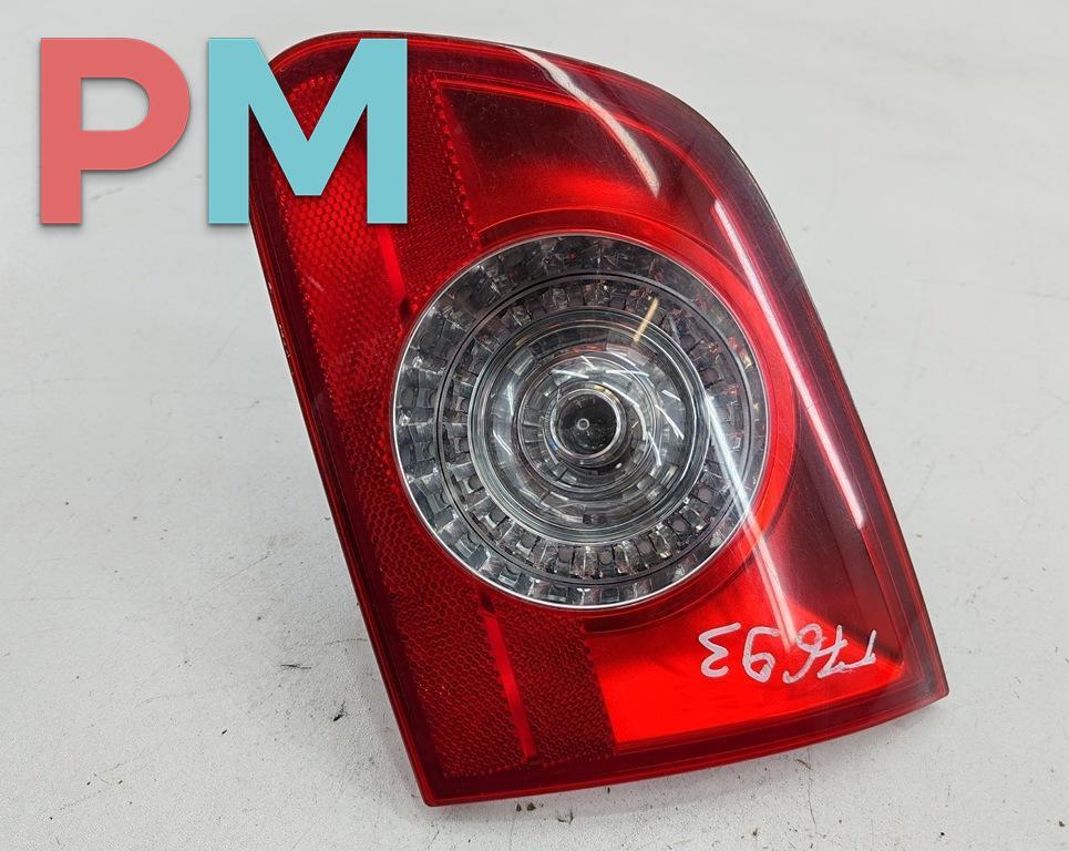 фонарь крышки багажника правый Volkswagen Passat B6 2007, 2.0 л., дизель, МКПП, синий, универсал, 3C994509407S - фото №1