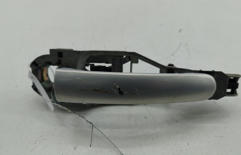 ручка наружная передняя правая Volkswagen Passat B5 1997, 1.6 л., бензин, МКПП, серый, седан, 3B0837885