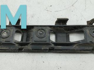 кронштейн переднего бампера Volkswagen Passat B6 2007, 2.0 л., дизель, МКПП, синий, универсал, 3C0807184