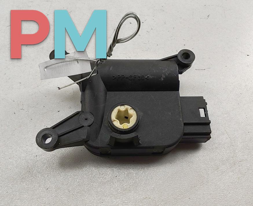 моторчик заслонки печки Volkswagen Passat B6 2009, 2.0 л., дизель, АКПП, серый, универсал, 3C0907511A - фото №1