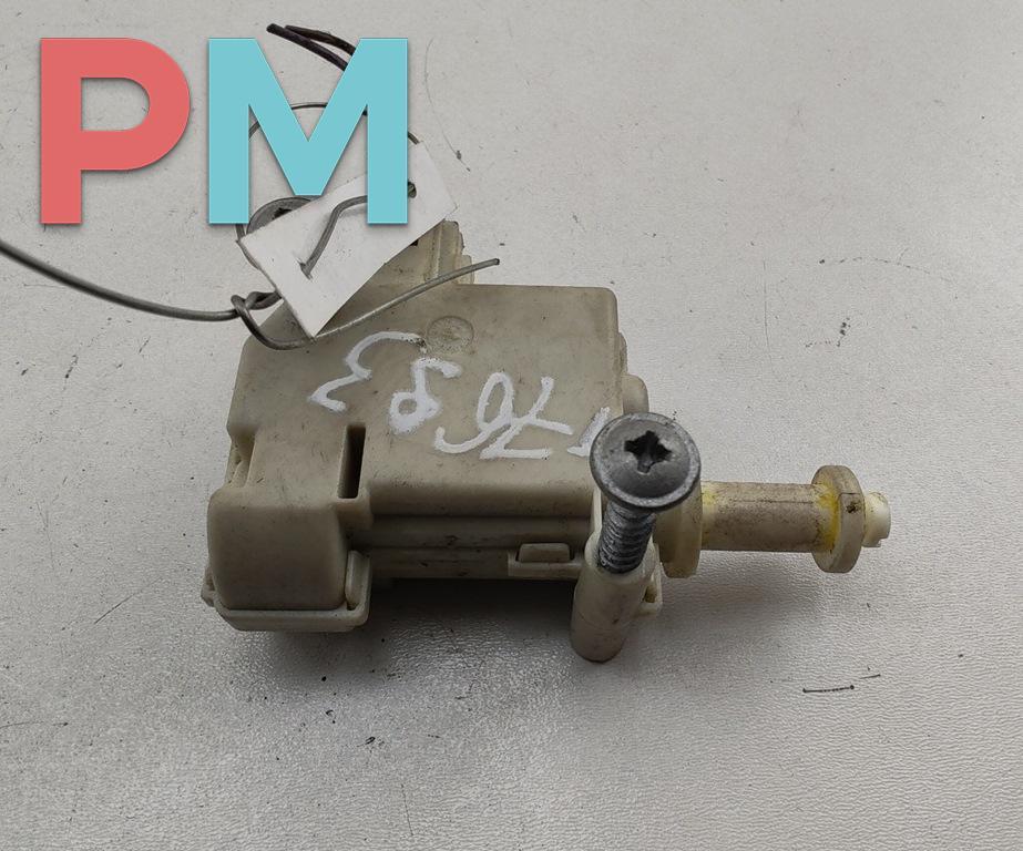 замок лючка топливного бака Volkswagen Passat B6 2007, 2.0 л., дизель, МКПП, синий, универсал, 3C0810773 - фото №1