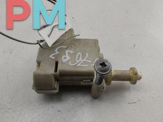 замок лючка топливного бака Volkswagen Passat B6 2007, 2.0 л., дизель, МКПП, синий, универсал, 3C0810773