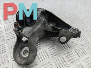 кронштейн (крепление) Volkswagen Passat B5 1997, 1.8 л., бензин, МКПП, синий, универсал, 4B0199351