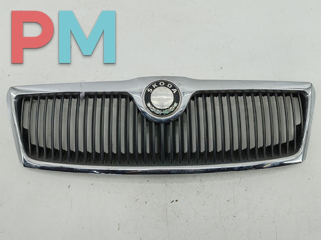 решетка радиатора Skoda Octavia mk2 (A5 1Z) 2008, серый, хетчбэк 5 дв., 1Z0853668 - фото №1