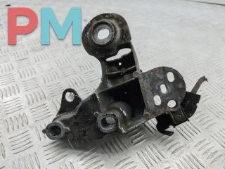 кронштейн (крепление) Volkswagen Passat B5 1997, 1.8 л., бензин, МКПП, синий, универсал, 4B0199352