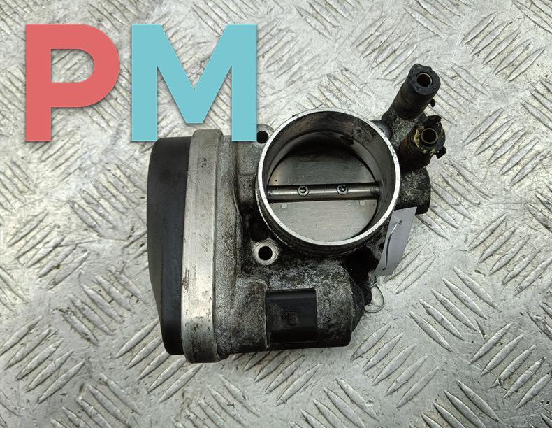 заслонка дроссельная Volkswagen Passat B6 2005, 2.0 л., бензин, АКПП, чёрный, универсал, 06F133062 - фото №1