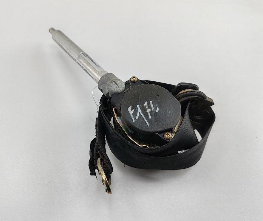 ремень безопасности Audi A4 B5 1997, 1.9 л., дизель, МКПП, синий, универсал, 8D0857705A