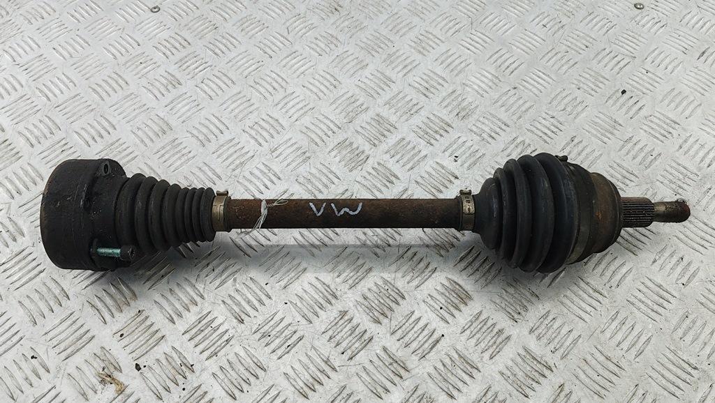 полуось передняя левая (приводной вал, ШРУС) Volkswagen Golf 4 поколение 2000, 2.0 л., бензин, МКПП, чёрный, хетчбэк 3 дв. - фото №1
