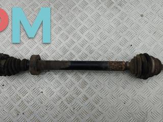 полуось передняя правая (приводной вал, ШРУС) Volkswagen Passat B4 1994, 1.8 л., бензин, МКПП, синий, универсал