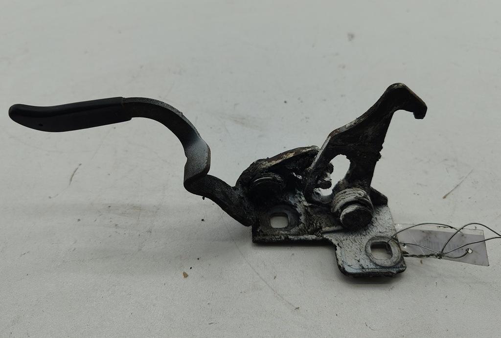 ручка открывания капота BMW 3 E46 2001, 2.0 л., дизель, МКПП, серый, седан, 8213029