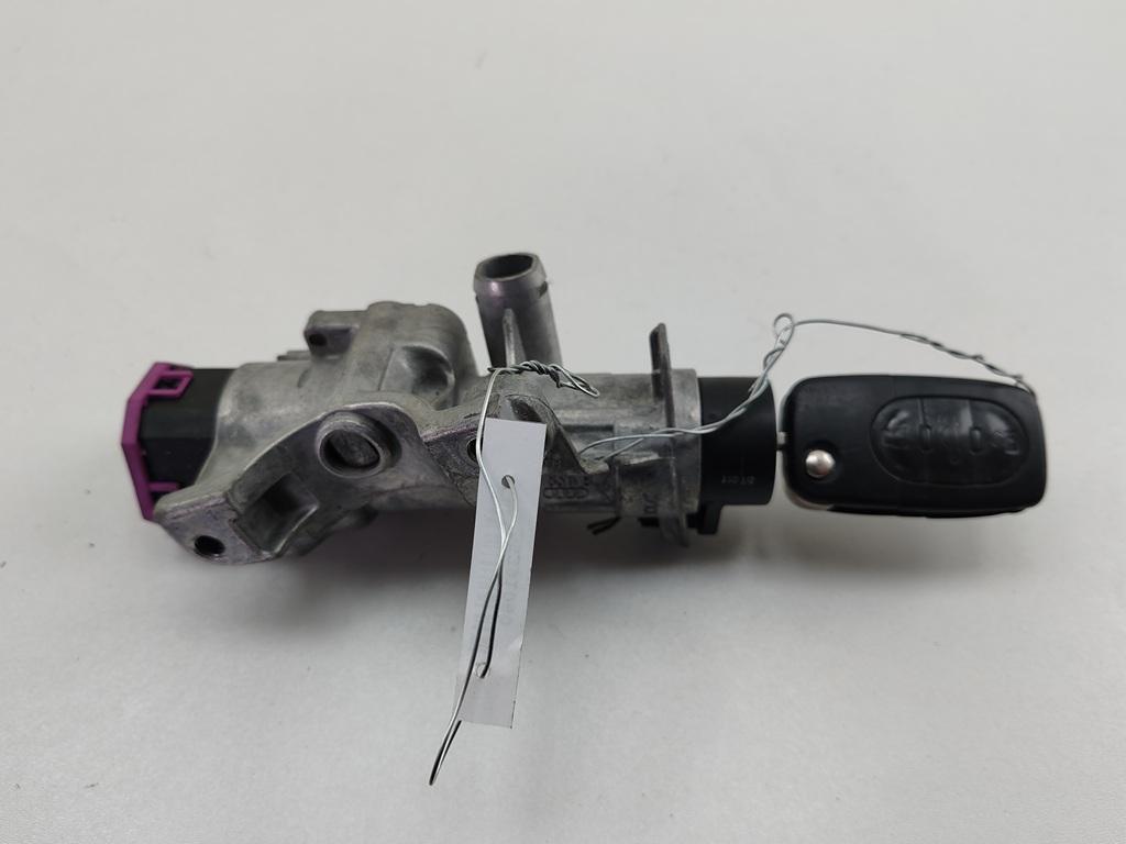 замок зажигания Audi A6 C5 2002, 3.0 л., бензин, АКПП, чёрный, седан, 4B0905851