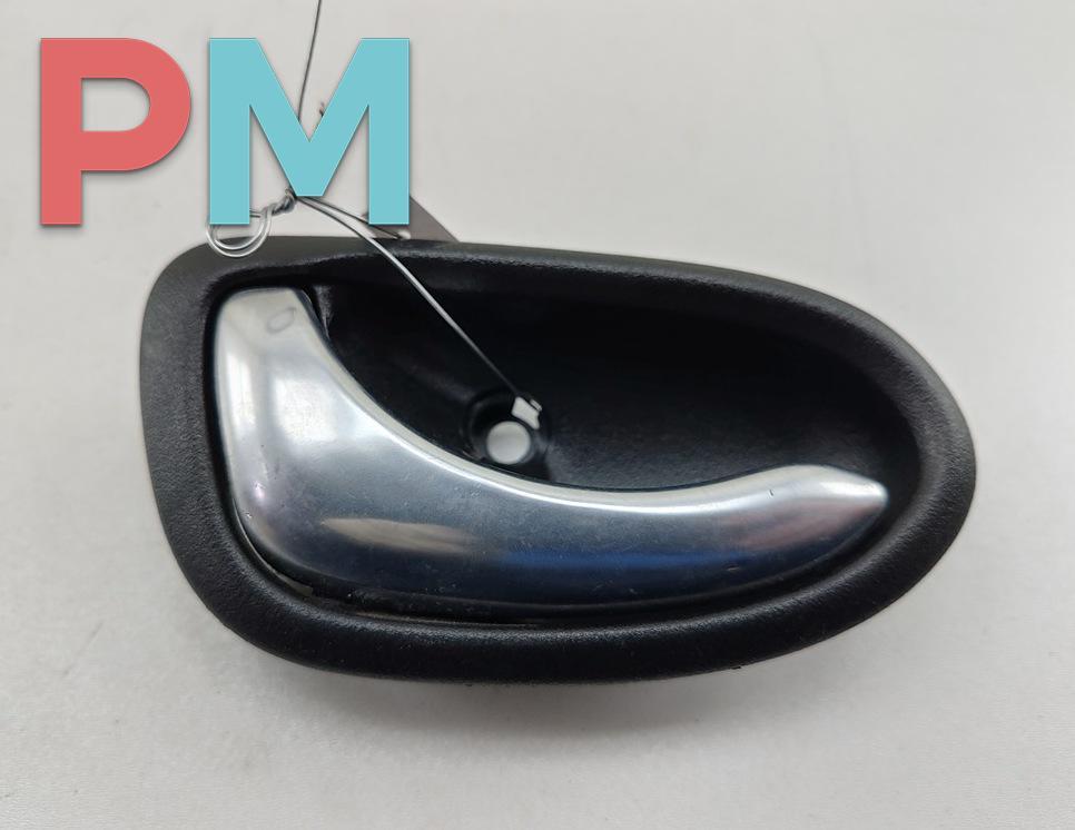 ручка внутренняя задняя левая Nissan Primera P12 2002, 1.8 л., бензин, МКПП, серый, седан, 82671AV601 - фото №1