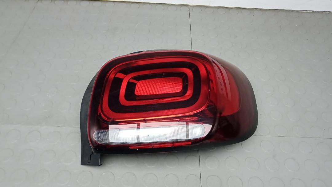 фонарь задний правый Citroen C3 AirCross 1 поколение 2019, 1.2 л., бензин, МКПП, внедорожник 5 дв. - фото №1