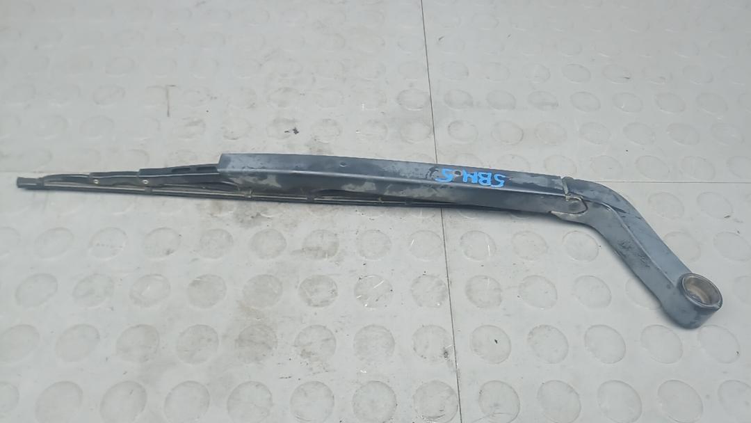щеткодержатель задний Land Rover Discovery 4 поколение 2009, 2.7 л., TD V6, дизель, АКПП, внедорожник 5 дв. - фото №1