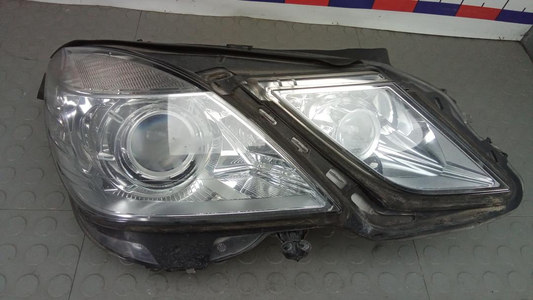 фара правая Mercedes-Benz E-Класс W212/S212/C207/A207 2011, 3.0 л., E350 CDI, дизель, АКПП, седан - фото №1