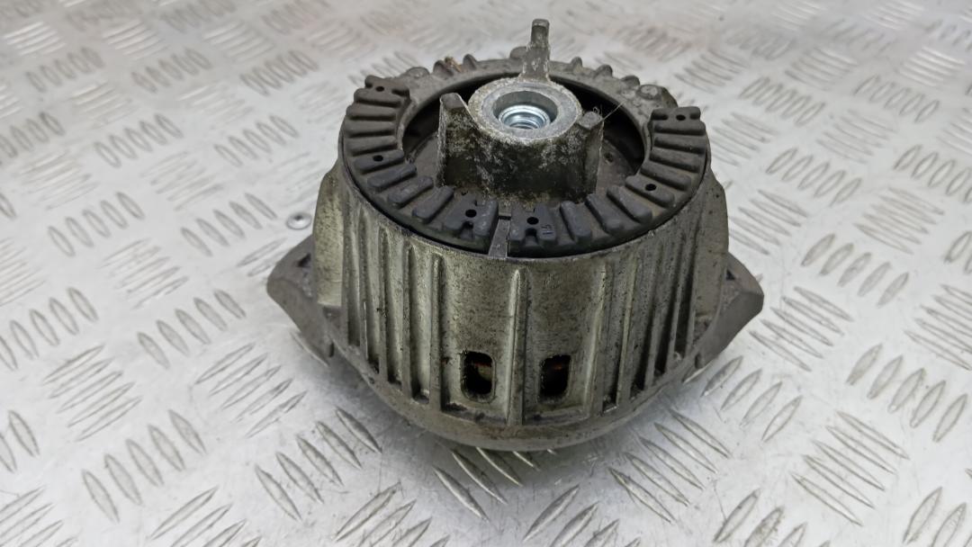 Подушка двигателя дизельная Mercedes-Benz E-Класс W212/S212/C207/A207 2011, 3.0 л., E350 CDI, дизель, АКПП, седан - фото №1
