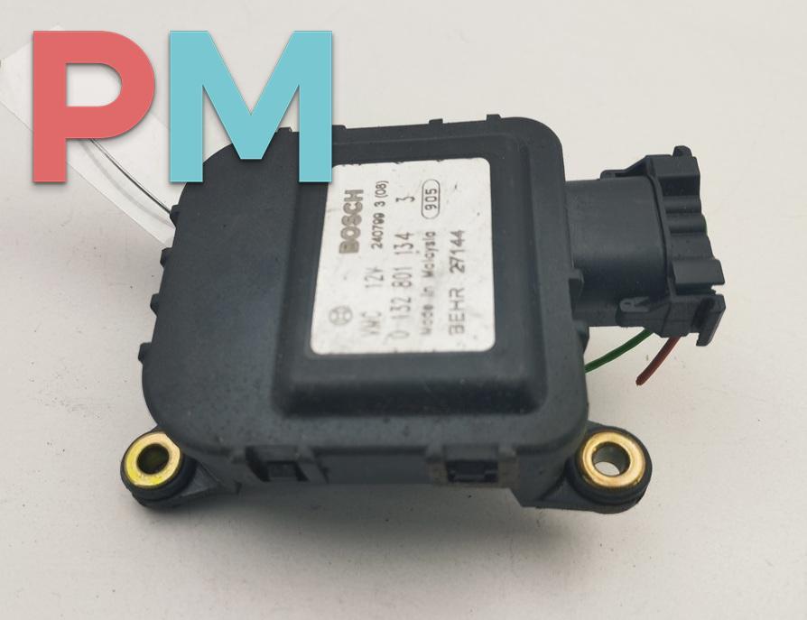 моторчик заслонки печки Opel Astra G 1999, 1.8 л., бензин, АКПП, серый, универсал, 0132801134 - фото №1