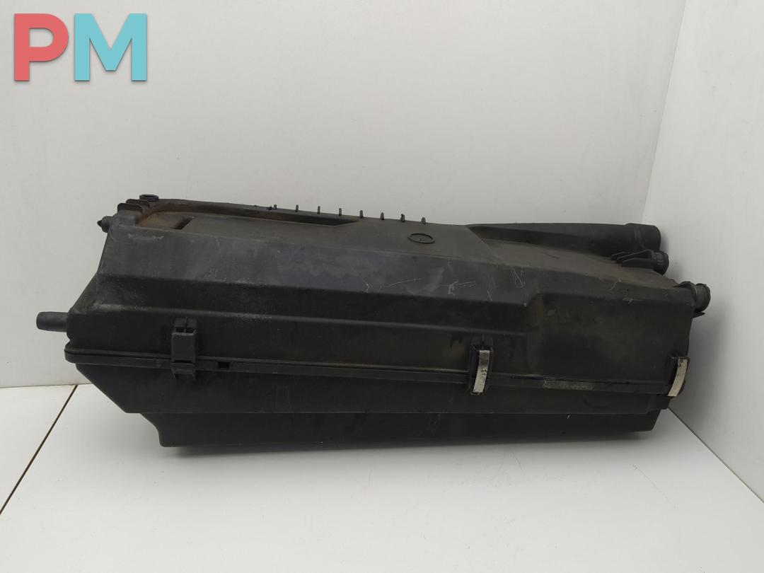 корпус воздушного фильтра Mercedes-Benz E-Класс W211/S211 2002, 2.2 л., дизель, МКПП, серый, седан, 6460900201 - фото №1