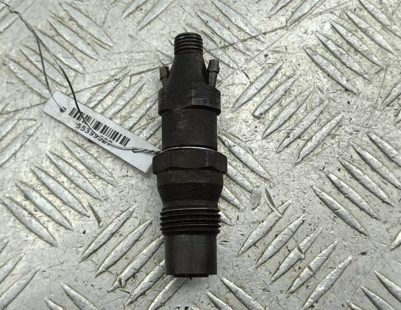 форсунка Volkswagen Transporter T4 1998, 1.9 л., дизель, МКПП, белый, микроавтобус, 068130202G
