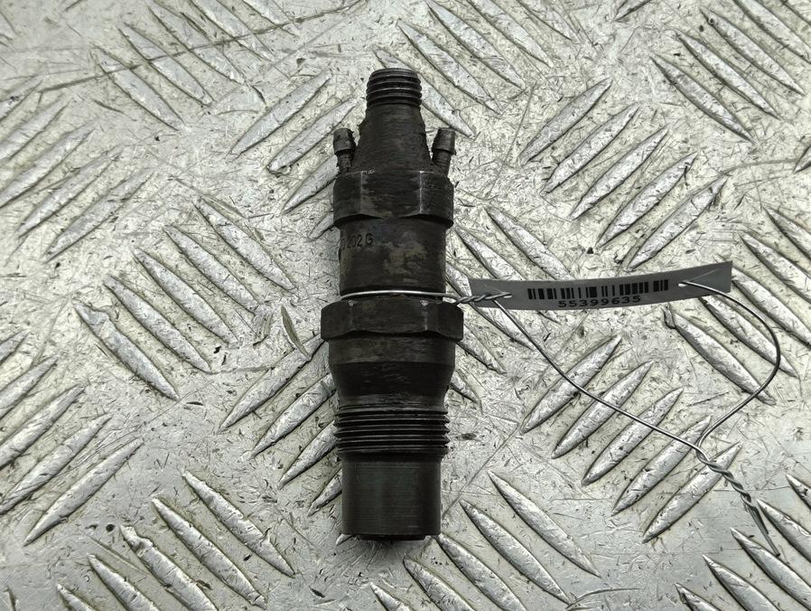 форсунка Volkswagen Transporter T4 1998, 1.9 л., дизель, МКПП, белый, микроавтобус, 068130202G