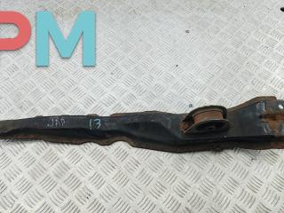 балка под радиатор Mitsubishi Outlander 1 поколение 2004, 2.0 л., бензин, МКПП, чёрный, внедорожник 5 дв.