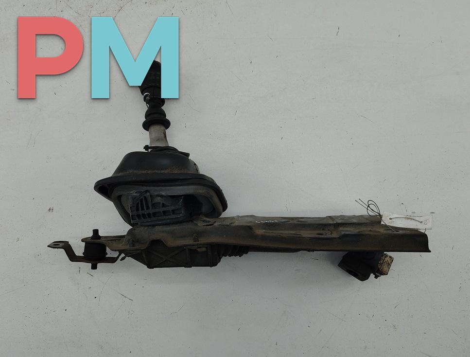 кулиса Opel Omega B 1995, 2.0 л., бензин, МКПП, красный, седан - фото №1