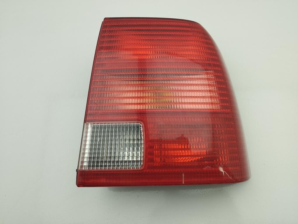 фонарь задний правый Volkswagen Passat B5 1997, 2.3 л., бензин, МКПП, зелёный, седан, 3B5945096F - фото №1