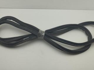 Уплотнитель крышки (двери) багажника Volkswagen Passat B6 2009, 1.4 л., бензин, МКПП, чёрный, универсал