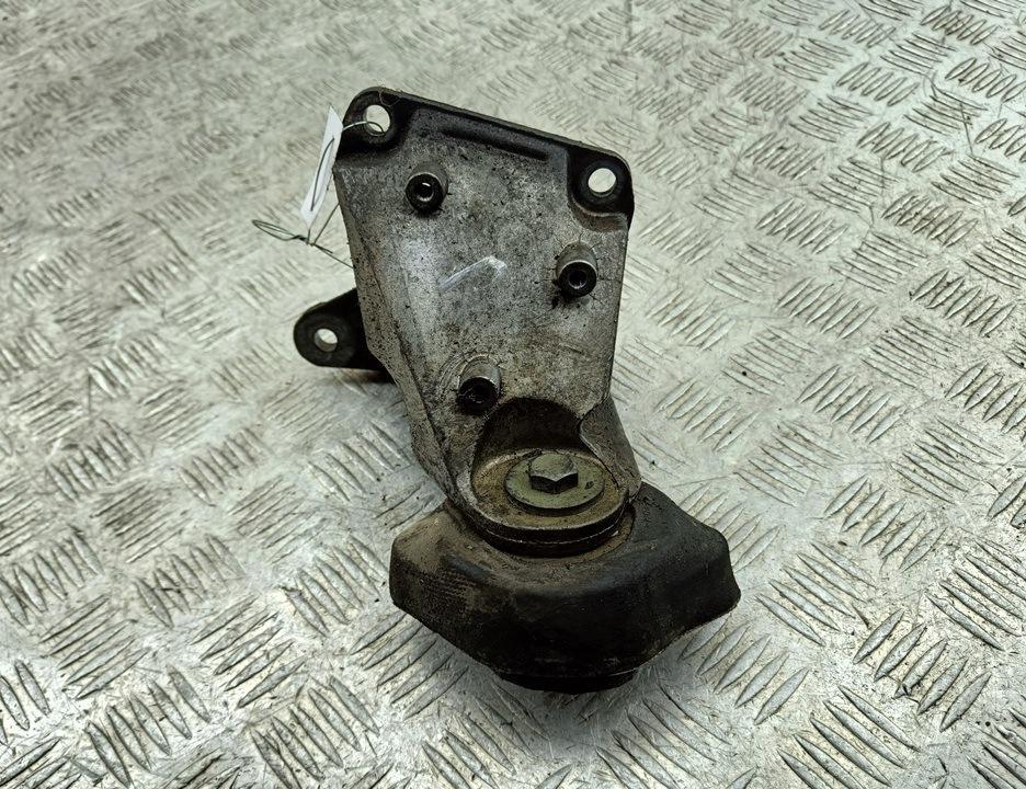кронштейн КПП Volkswagen Passat B5+ (GP) 2004, 2.0 л., дизель, МКПП, серый, универсал, 8D0399114AH