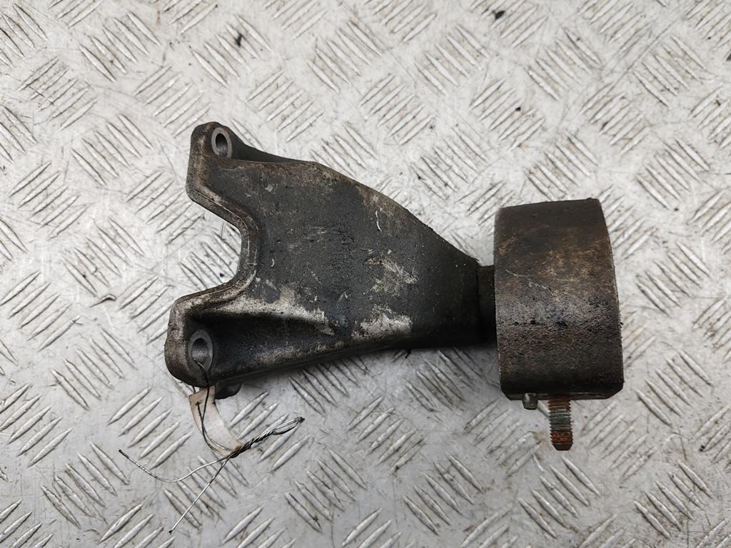 кронштейн КПП Volkswagen Passat B5 1997, 1.6 л., бензин, МКПП, зелёный, универсал, 8D0399113AB