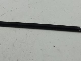 Молдинг стекла двери наружный Volkswagen Passat B5 1997, 2.3 л., бензин, МКПП, зелёный, седан