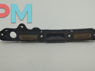 накладка подсветки номера Volkswagen Passat B6 2006, 2.0 л., дизель, МКПП, чёрный, универсал, 1T0827574J