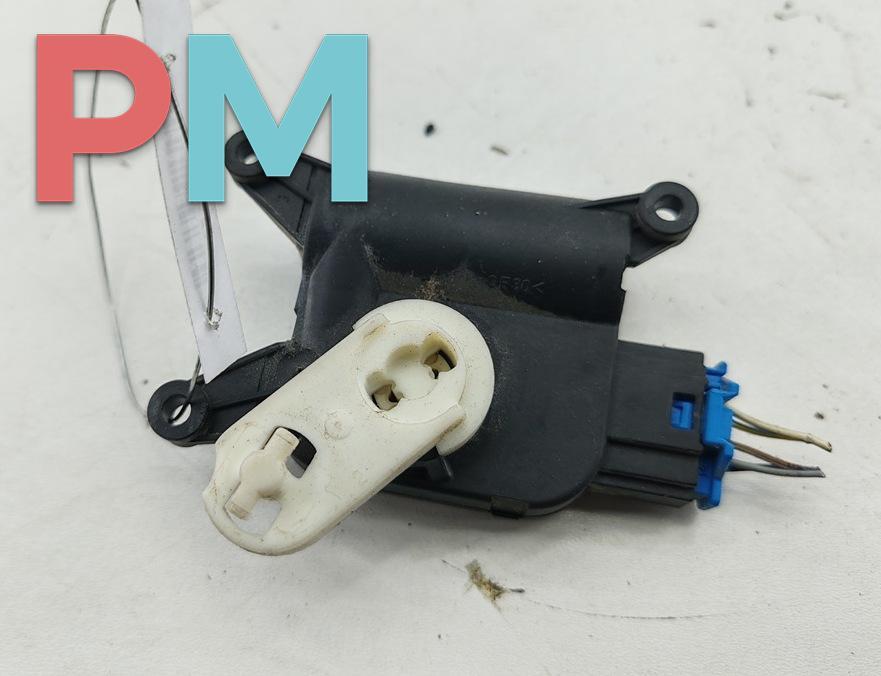 моторчик заслонки печки Volkswagen Passat B6 2007, 2.0 л., дизель, МКПП, синий, универсал, 3C0907511 - фото №1