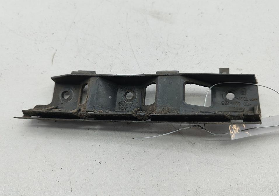 крепление ( кронштейн ) крыла Volkswagen Passat B6 2008, универсал, 3C0807183