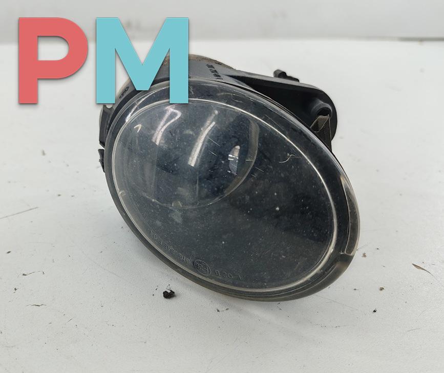 фара противотуманная левая Volkswagen Passat B6 2005, 2.0 л., бензин, АКПП, чёрный, универсал - фото №1