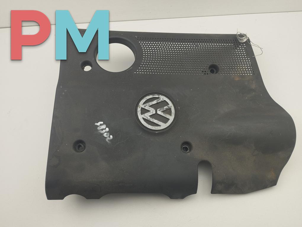 декоративная крышка двигателя Volkswagen Passat B5 1997, 1.6 л., бензин, МКПП, зелёный, универсал, 06B103935C - фото №1