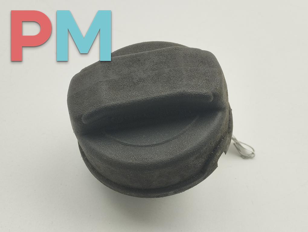 пробка топливного бака Volkswagen Passat B5 1997, 2.3 л., бензин, МКПП, зелёный, седан, 1H0201553B - фото №1