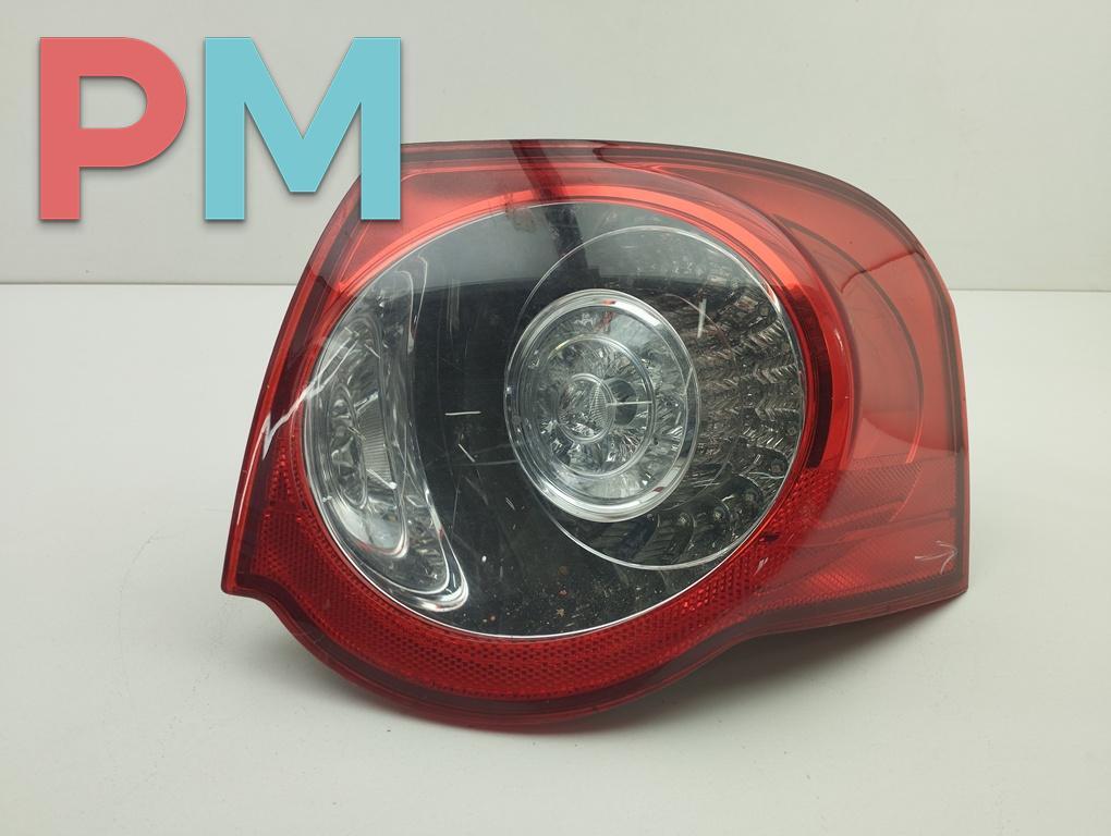 фонарь задний правый Volkswagen Passat B6 2008, 2.0 л., дизель, МКПП, серый, универсал, 3C9945096N - фото №1