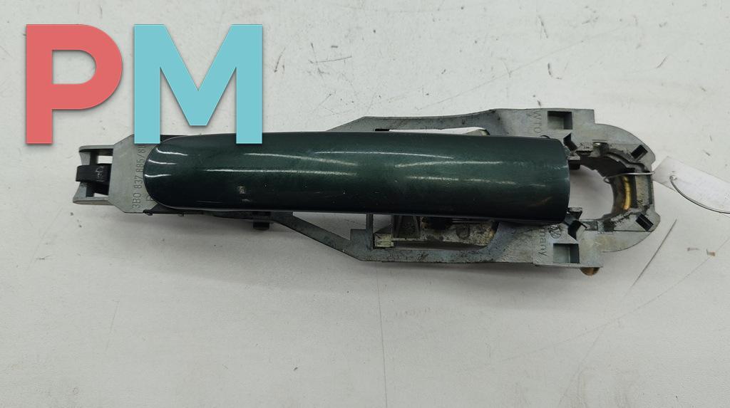 ручка наружная передняя левая Volkswagen Passat B5 1997, 2.3 л., бензин, МКПП, зелёный, седан - фото №1