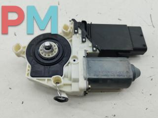 моторчик стеклоподъемника передний правый Volkswagen Golf 4 поколение 1999, 1.6 л., бензин, АКПП, серый, хетчбэк 3 дв., 1J1959802D