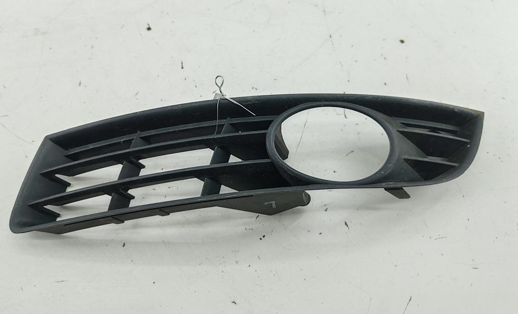рамка фары противотуманной левой Volkswagen Passat B6 2005, 2.0 л., бензин, АКПП, чёрный, универсал, 3C0853665A