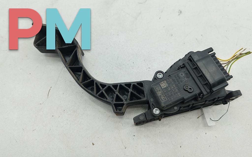 педаль Ford Focus 2 поколение 2006, 1.6 л., i, бензин, МКПП, красный, универсал, 4M519F836AH - фото №1