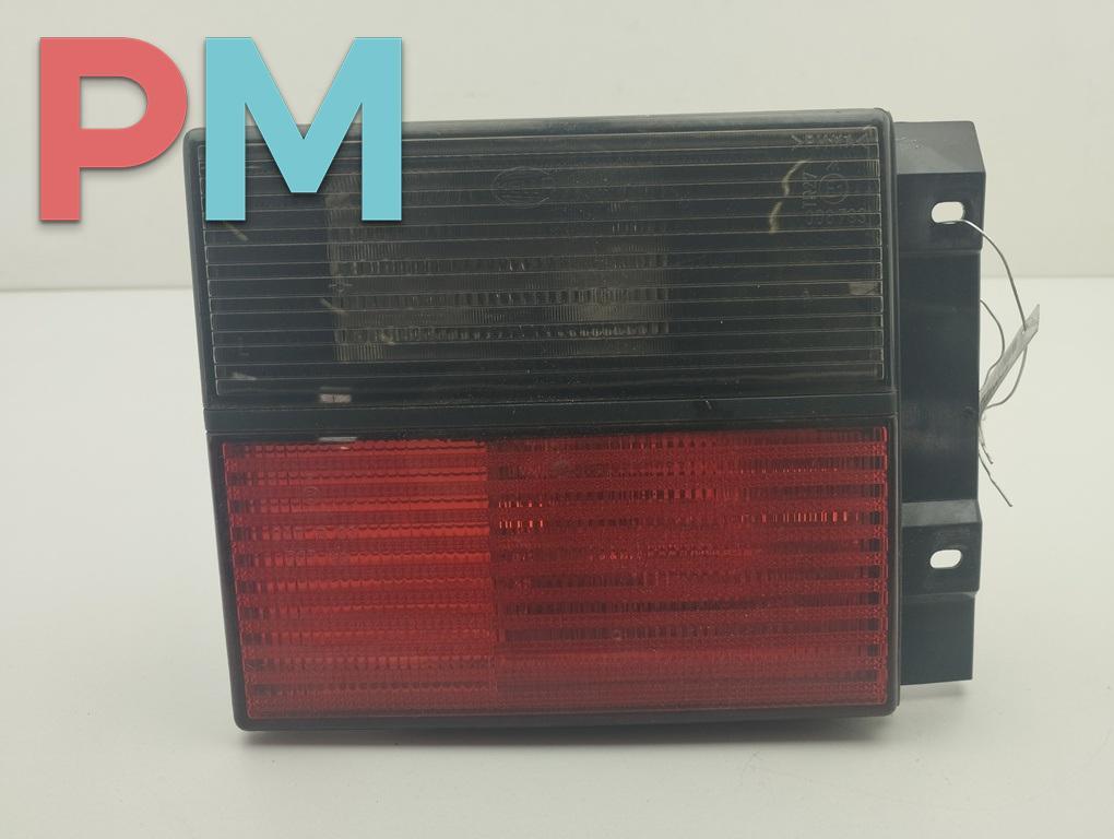 фонарь крышки багажника левый Volkswagen Vento 1 поколение 1997, 1.6 л., бензин, АКПП, зелёный, седан, 1H5945107B - фото №1