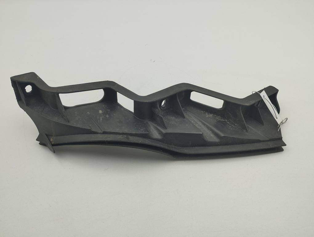 кронштейн переднего бампера Volkswagen Passat B6 2006, 2.0 л., дизель, МКПП, чёрный, универсал, 3C0807889 - фото №1