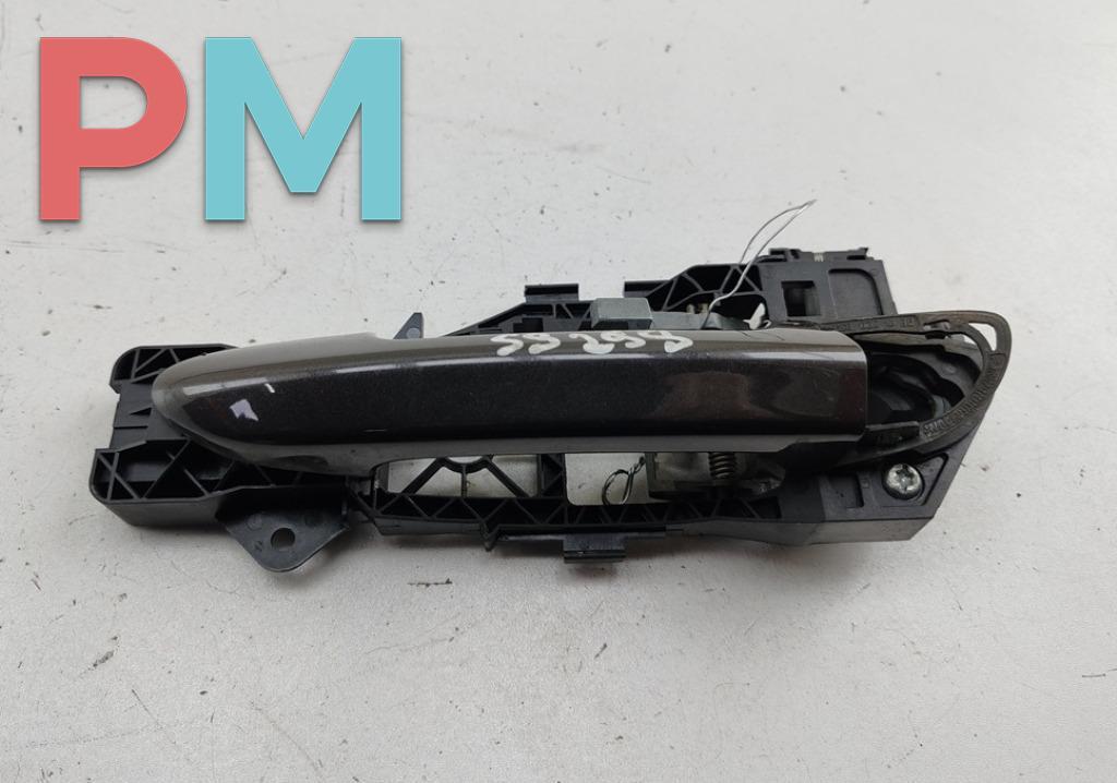 ручка наружная передняя левая Volkswagen Passat B6 2005, 2.0 л., бензин, АКПП, чёрный, универсал, 3C0837885D - фото №1