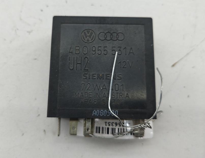 Реле стеклоочистителя (дворников) Volkswagen Passat B5+ (GP) 2001, 1.6 л., бензин, МКПП, серый, универсал, 4B0955531A