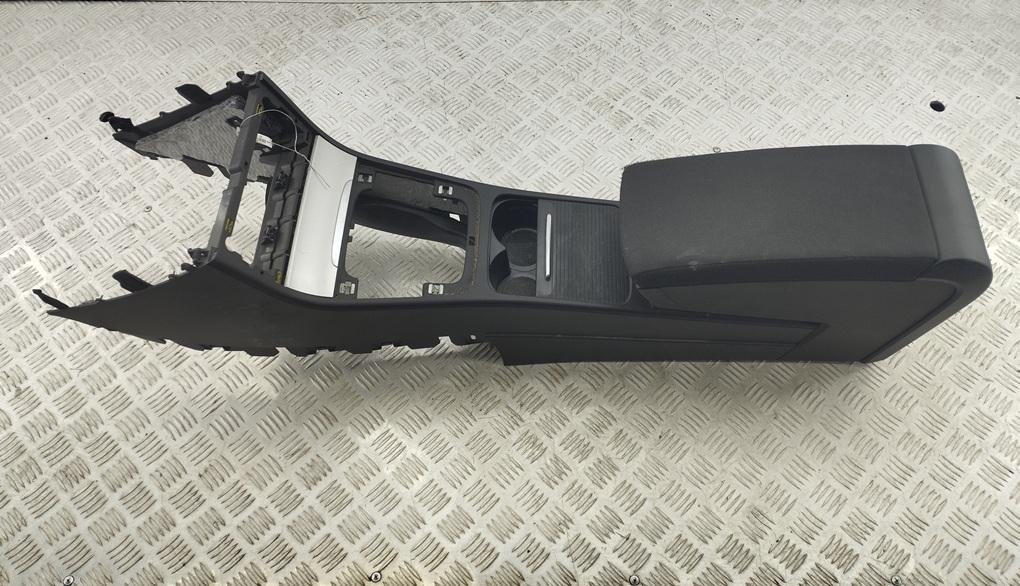 подлокотник Volkswagen Passat B6 2009, 1.4 л., бензин, МКПП, чёрный, универсал