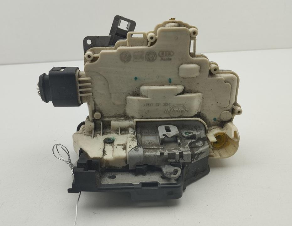 замок двери передней левой Volkswagen Passat B6 2005, 2.0 л., бензин, АКПП, чёрный, универсал