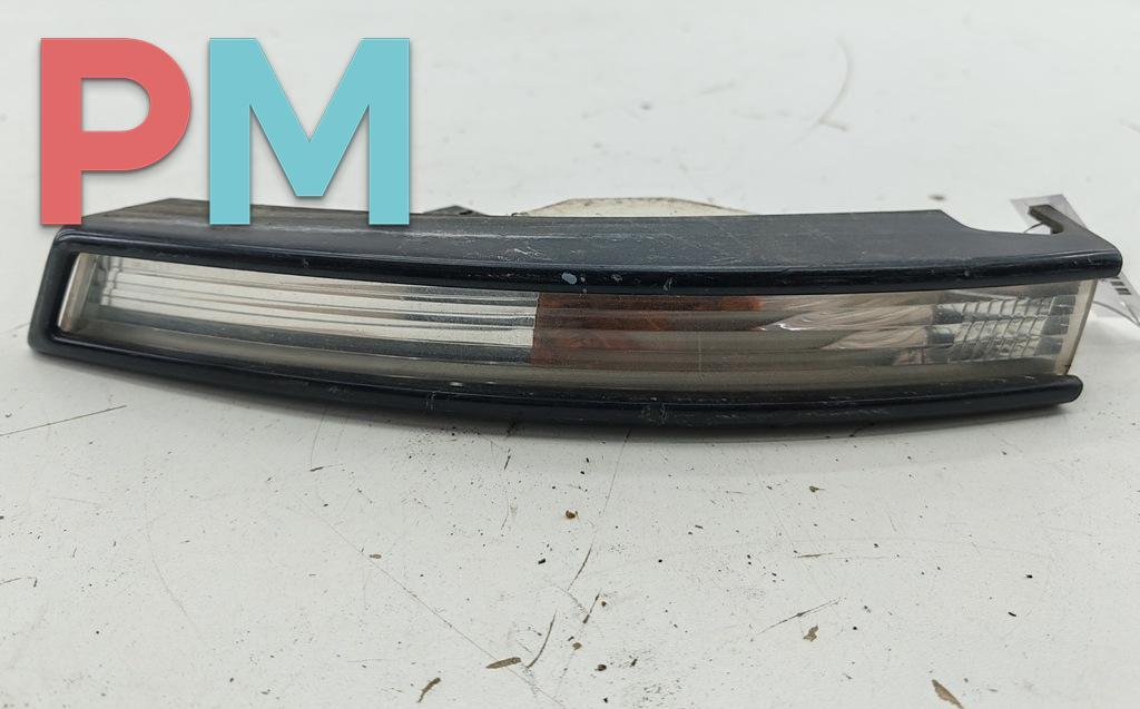 Поворотник (указатель поворота) левый Volkswagen Passat B6 2005, 2.0 л., бензин, АКПП, чёрный, универсал, 3C0953041L - фото №1