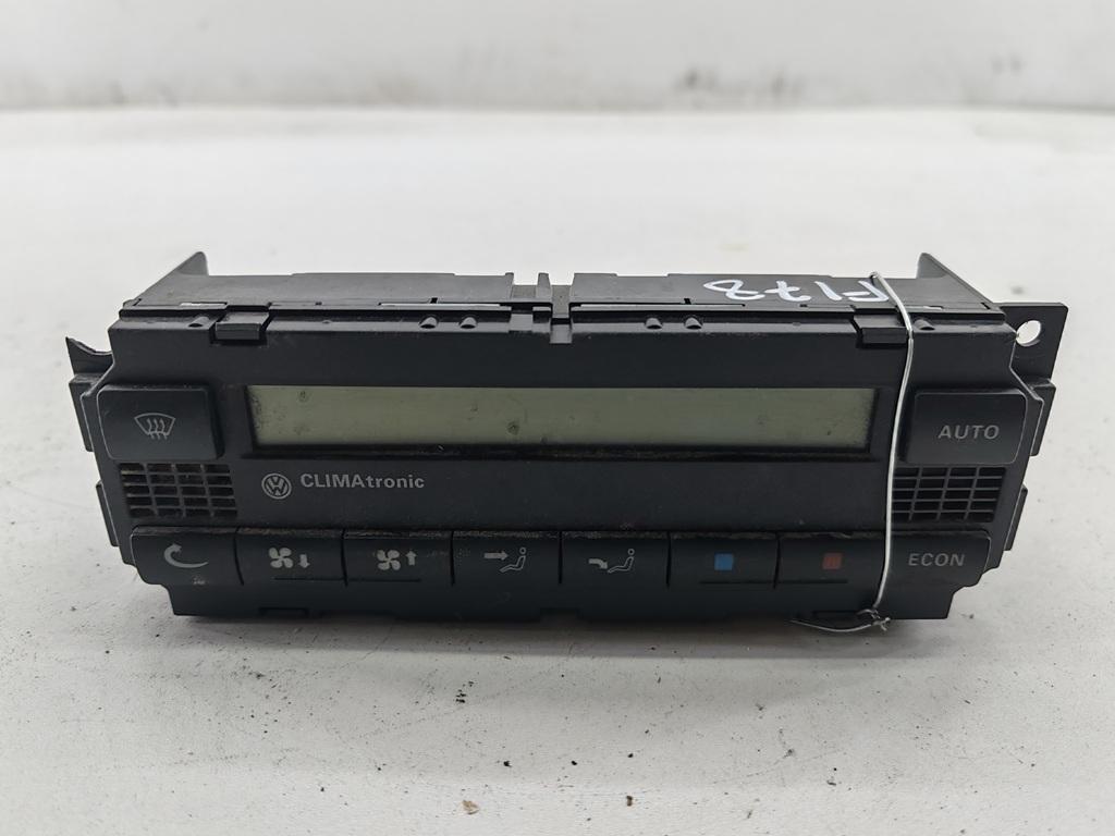 блок управления печки / климат-контроля Volkswagen Passat B5+ (GP) 2001, 1.6 л., бензин, МКПП, серый, универсал